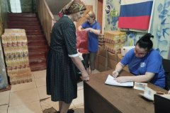 В Первомайске завершилась выдача гуманитарной помощи пенсионерам, получающим пенсию в минимальном размере