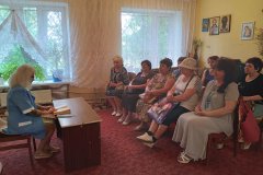 Занятие в Школе безопасности для пожилых людей