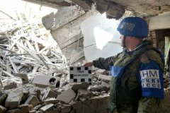 Пятнадцать домов и детсад получили повреждения при обстреле ВСУ Золотого-5 - СЦКК