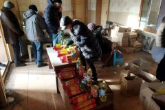 Жители Золотого и Катериновки получили пять тонн гумпомощи из Госрезерва – мэр Первомайска