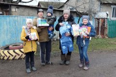 Более 50 детей в Троицком получат подарки ко Дню святого Николая от ЕР и общественников