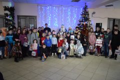 Новогодний утренник для детей из города Золотое состоялся 24 декабря т.г. в городе Первомайске.