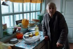 Жители Троицкого и Новозвановки получили более 2,2 т гумпомощи от Госрезерва и МЧС РФ