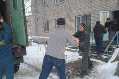 Около 800 эвакуированных в Первомайск жителей Попаснянского района получат проднаборы