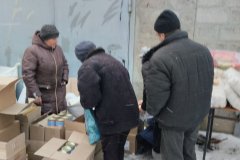 Более 260 жителей Попасной получили проднаборы от ЕР, военнослужащих и волонтеров - Колягин
