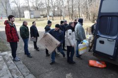 Волонтеры из Краснодара оказали помощь людям, находящимся в пунктах временного размещения Первомайска