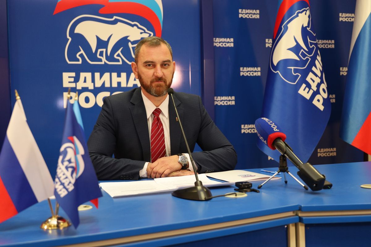 «Единая Россия» при поддержке муниципальной власти помогает решить проблемы жителей на местах