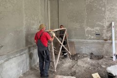 Калужские строители продолжают восстанавливать стоматологическую поликлинику в Первомайске.
