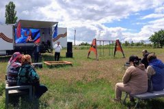 По многочисленным просьбам жителей села Троицкое солисты городского центра культуры и досуга «Заря» выступили и в данном населенном пункте
