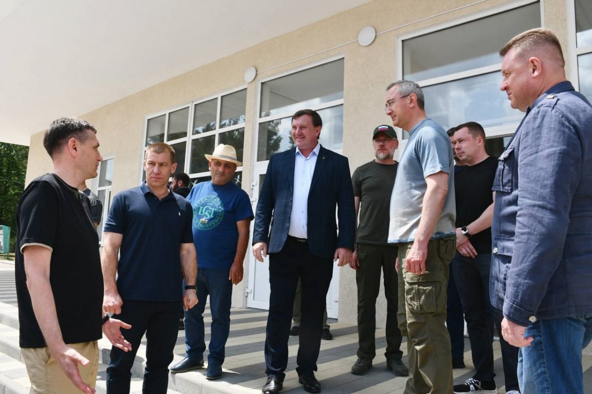 Визит Владислава Шапши в наш городской округ продолжился посещением объектов, восстанавливаемых силами подрядных организаций из Калужской области