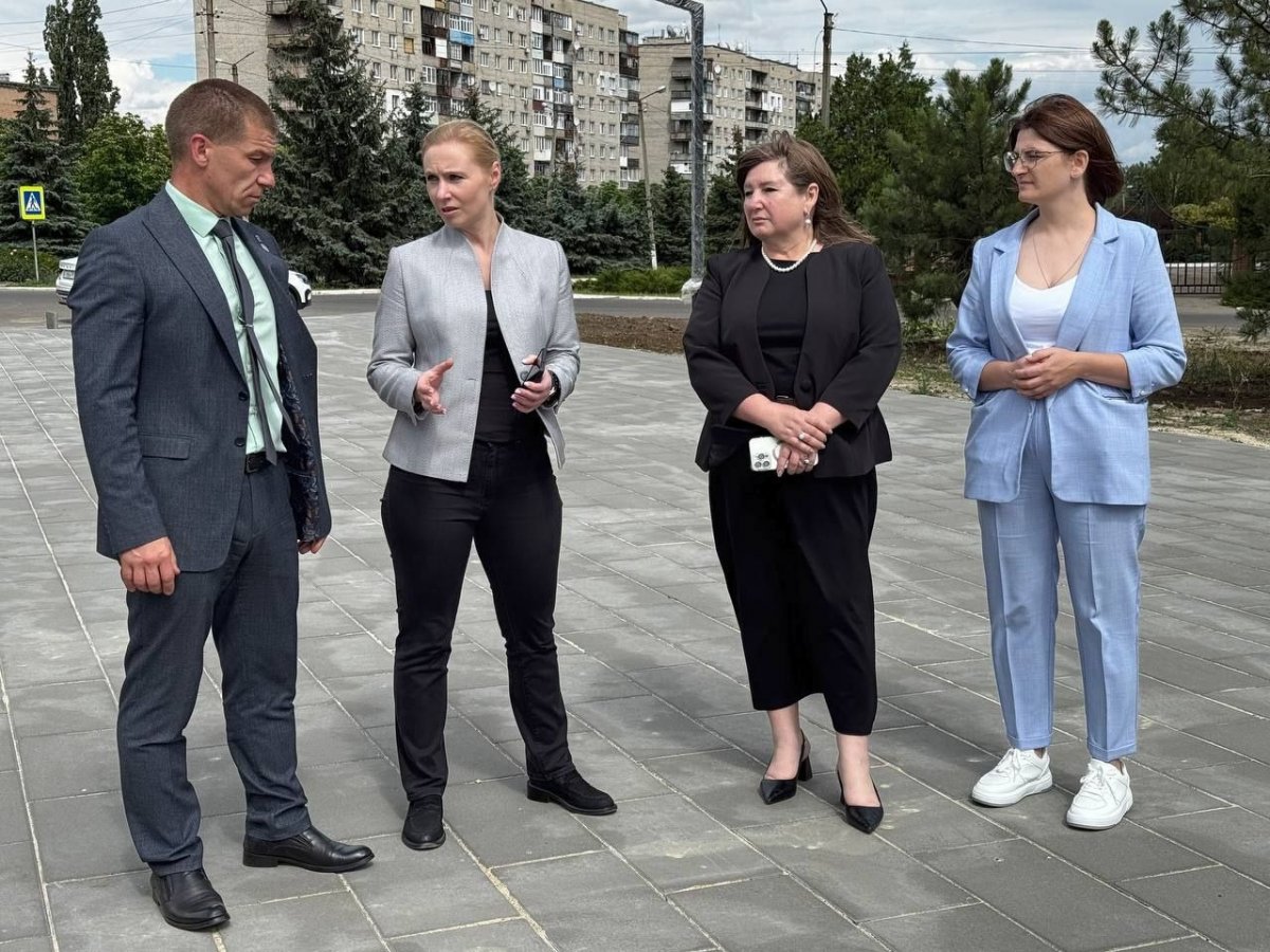 Первый заместитель руководителя Администрации Главы ЛНР Анна Рослякова посетила город Первомайск